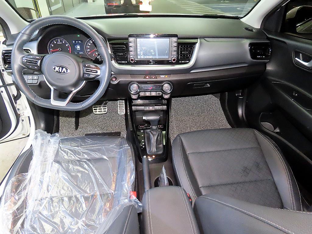 KIA Stonic - Vista 10