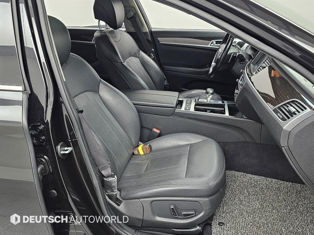 Genesis G80 - Vista 10