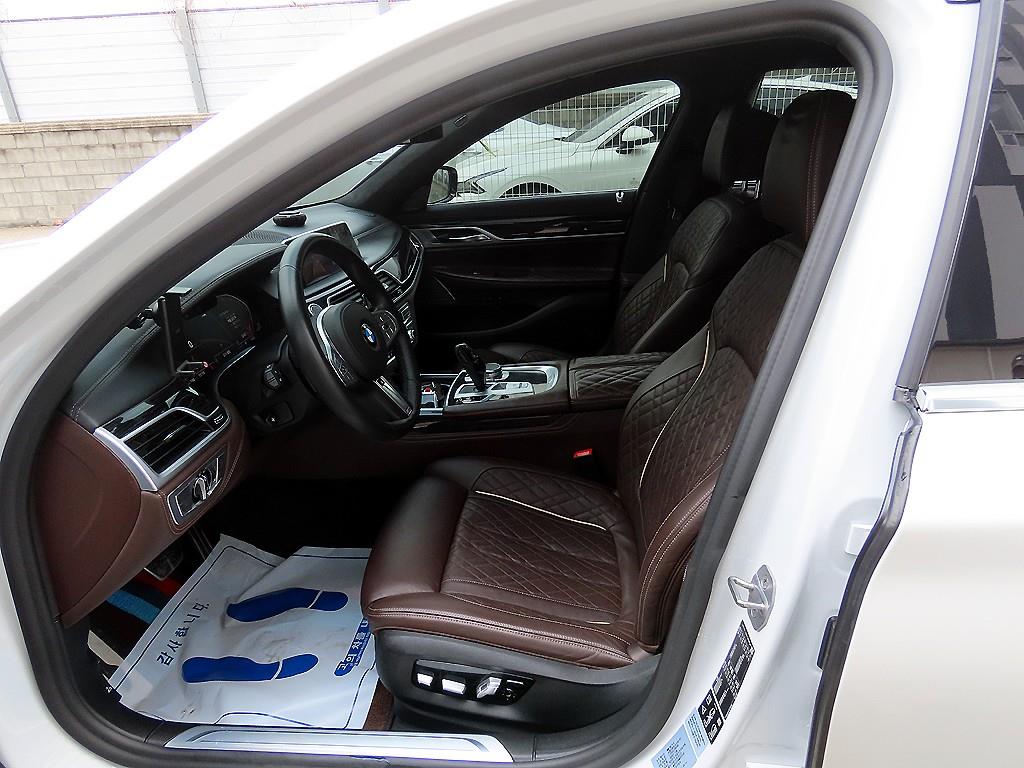 BMW 7 Series - Vista 5