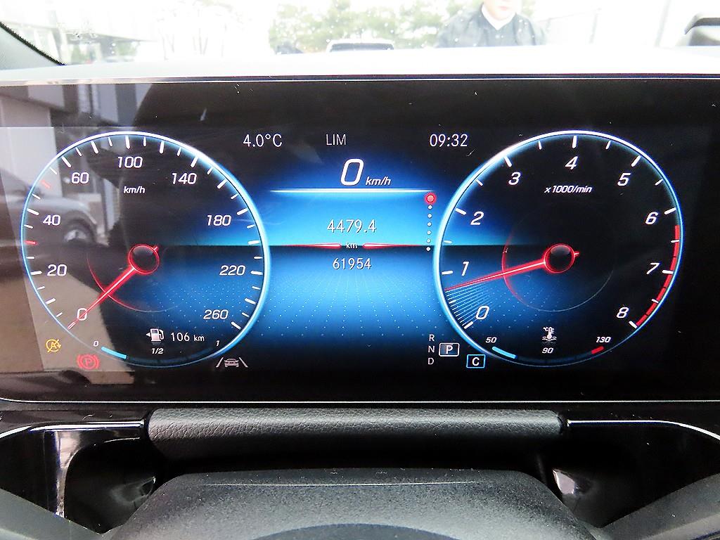 Mercedes Benz GLA Class - Vista 9