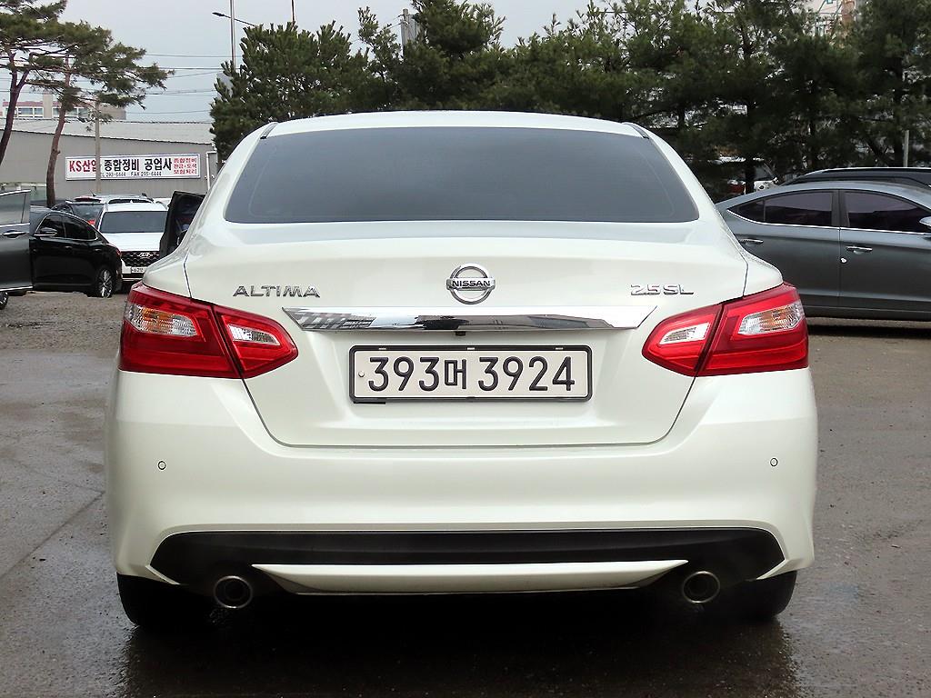 Nissan Altima - Vista 4