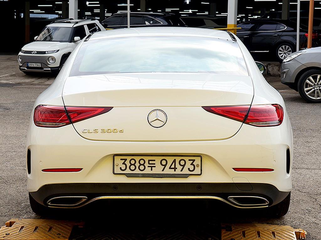 Mercedes Benz CLS Class - Vista 5