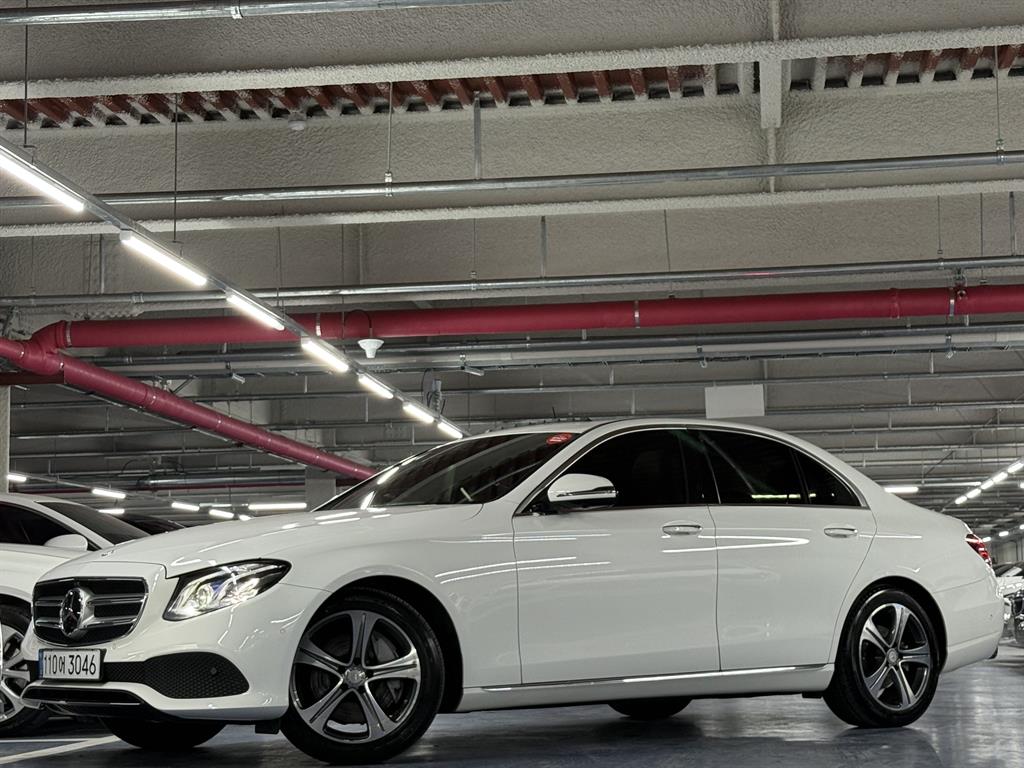 Mercedes Benz E class 2017 Blanco - Importación desde Corea - HF Imports Iquique - Foto 1