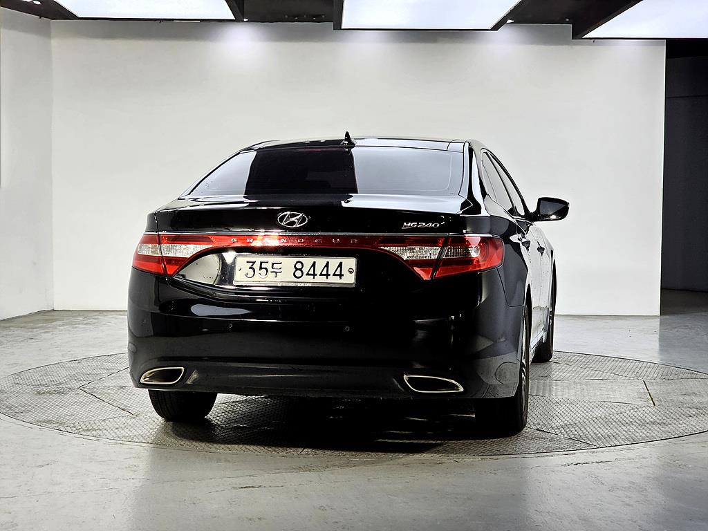 HYUNDAI Grandeur - Vista 3