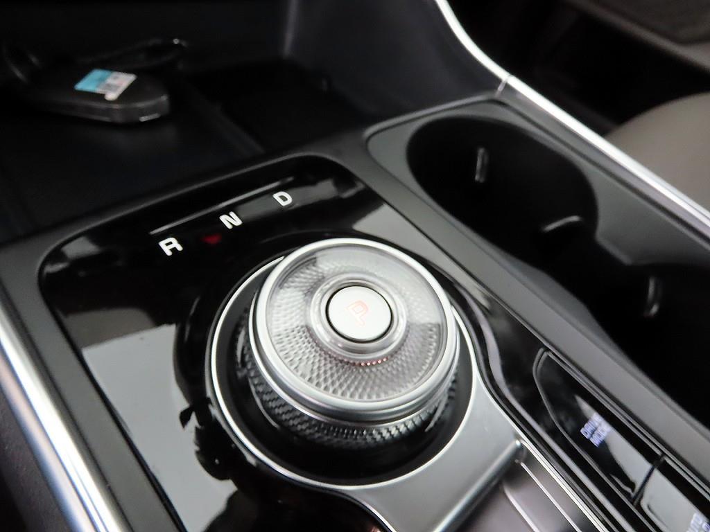 KIA Carnival - Vista 11