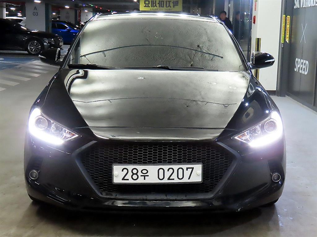 HYUNDAI Avante - Vista 2