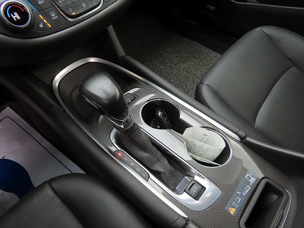 Chevrolet Malibu - Vista 10