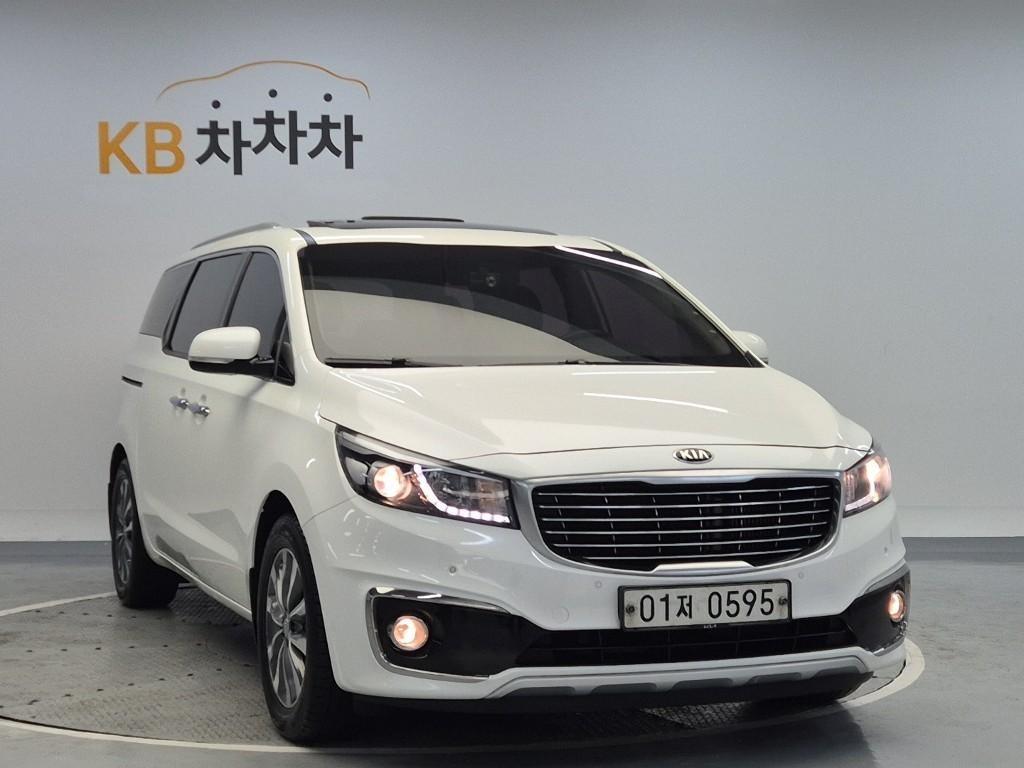 KIA Carnival - Vista 4