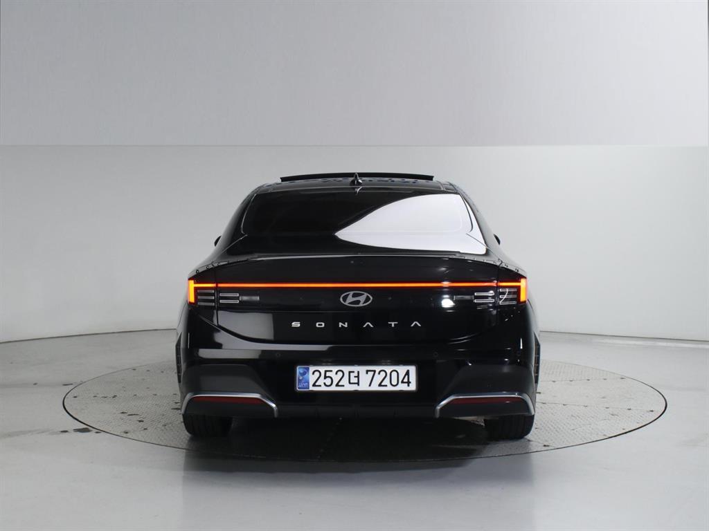 HYUNDAI Sonata - Vista 4