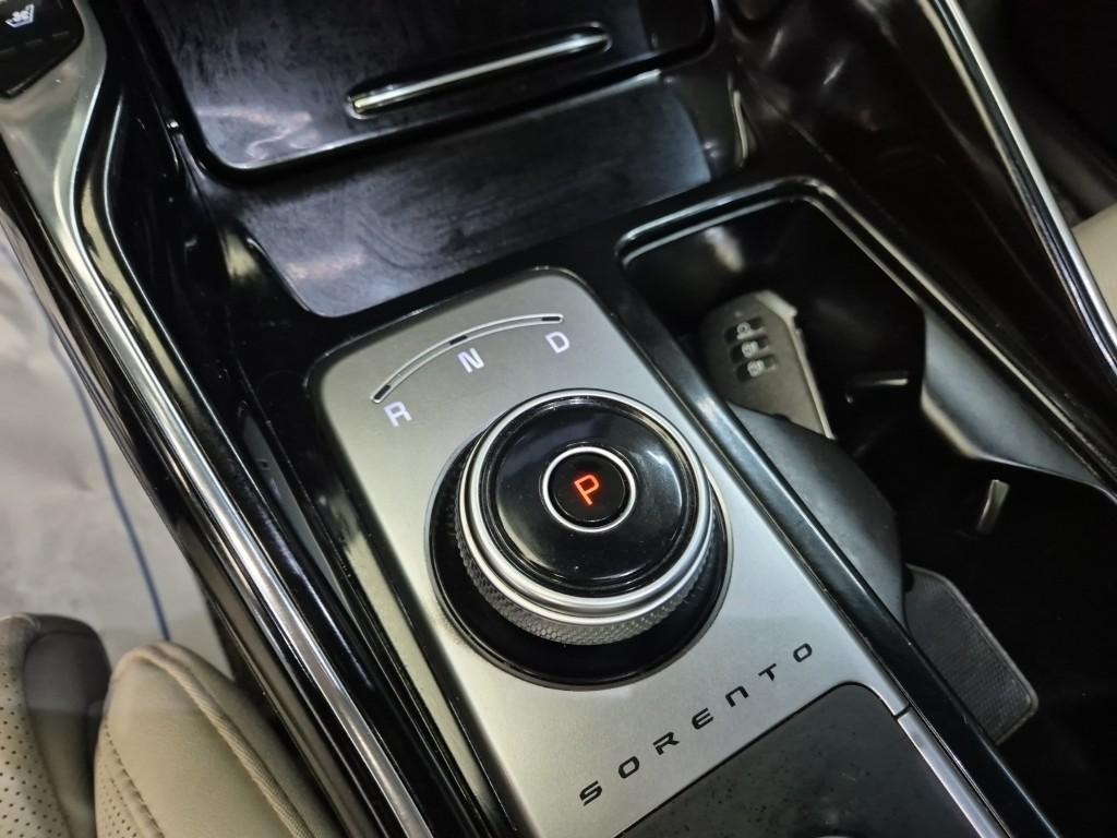 KIA Sorento - Vista 8