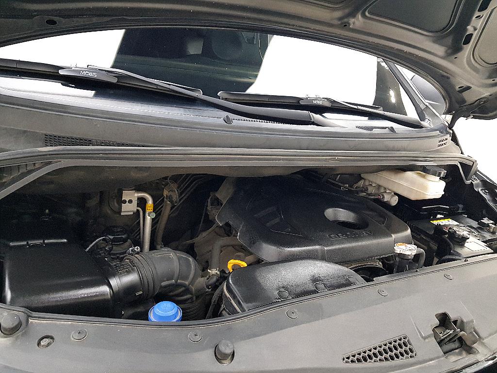 HYUNDAI Starex - Vista 6