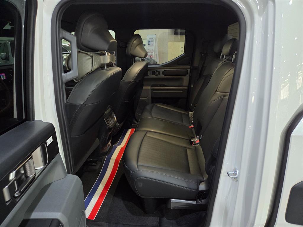 KIA Tasman - Vista 7