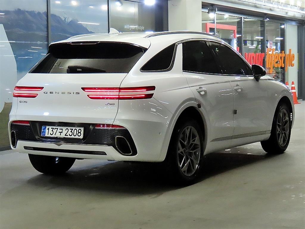 Genesis GV70 - Vista 4