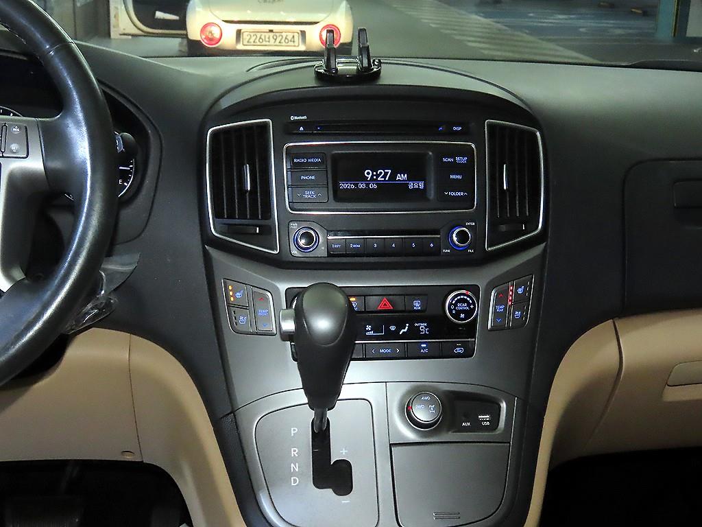 HYUNDAI Starex - Vista 11