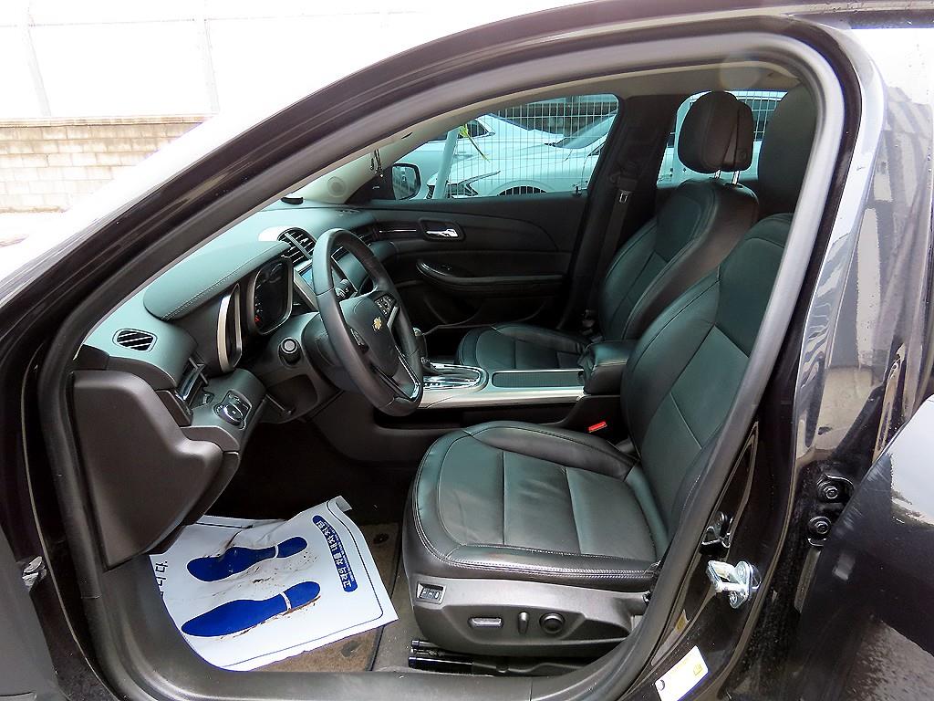 Chevrolet Malibu - Vista 5