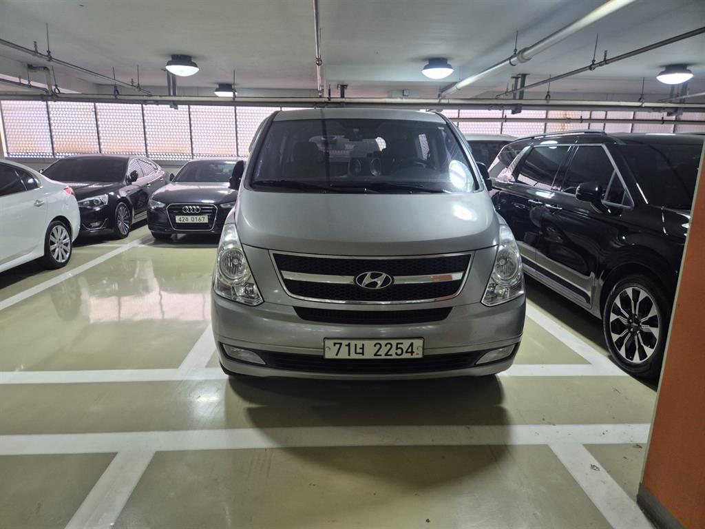 HYUNDAI Starex 2011 Gris - Importación desde Corea - HF Imports Iquique - Foto 1