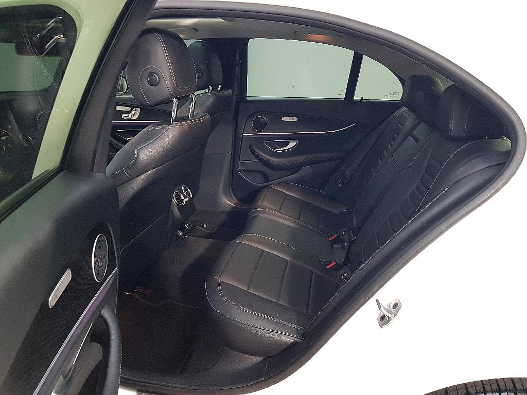 Mercedes Benz E class - Vista 9