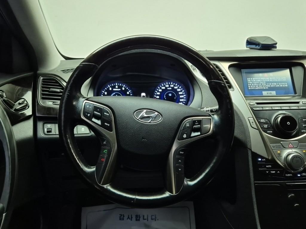 HYUNDAI Grandeur - Vista 9