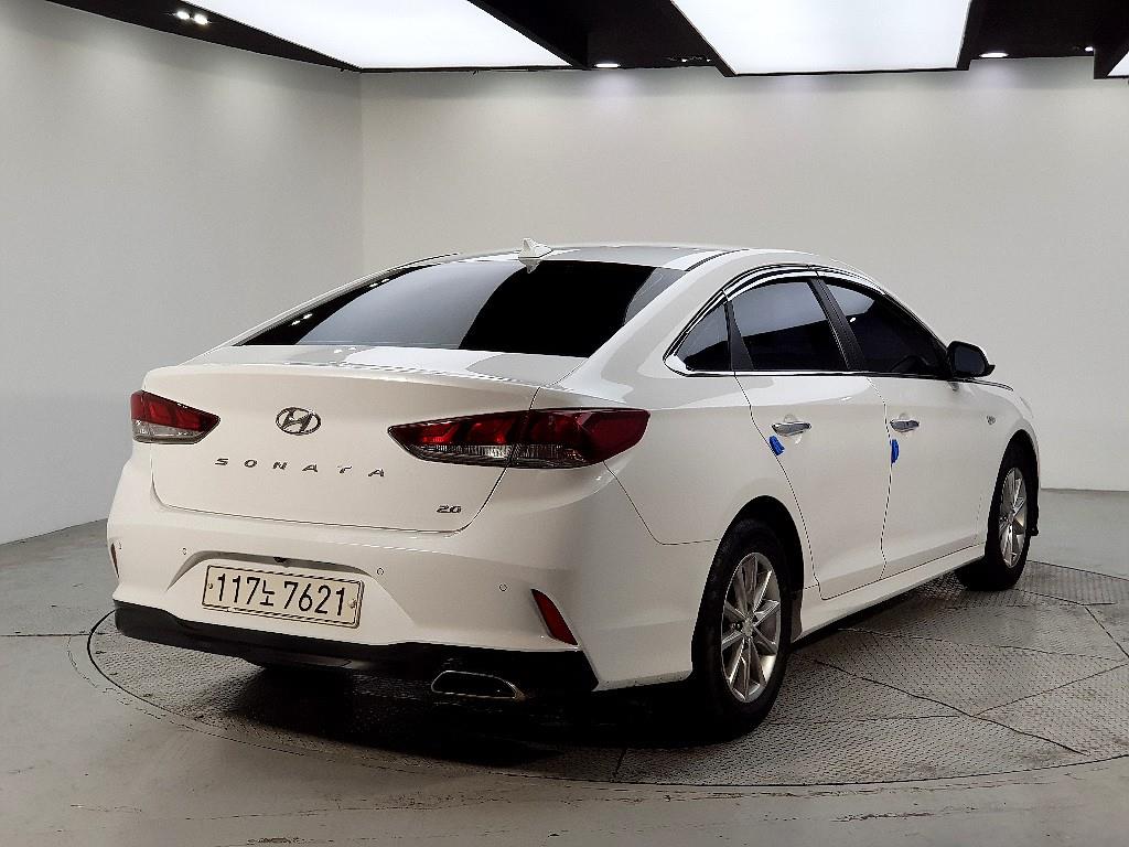 HYUNDAI Sonata - Vista 4