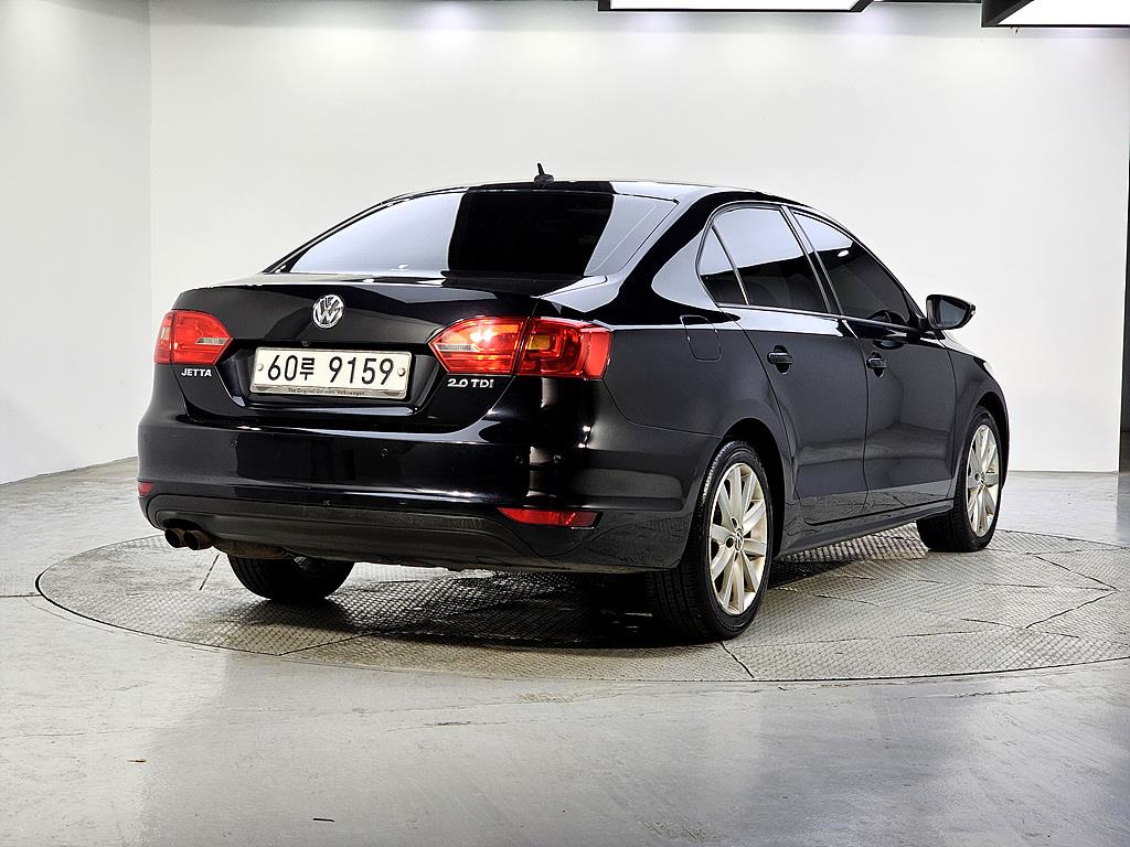 Volkswagen Jetta - Vista 4