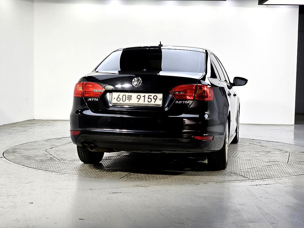 Volkswagen Jetta - Vista 3