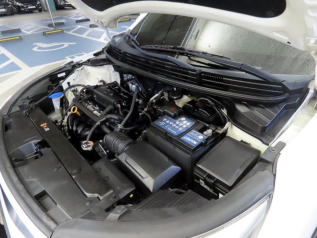 KIA Stonic 2020 Blanco - Importación desde Corea - HF Imports Iquique - Foto 19