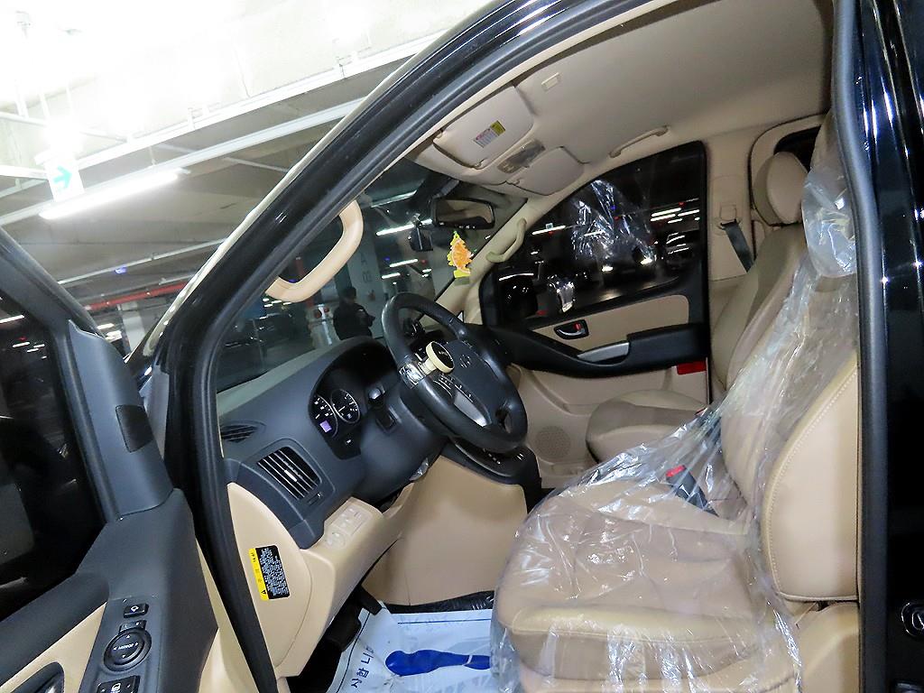 HYUNDAI Starex - Vista 6