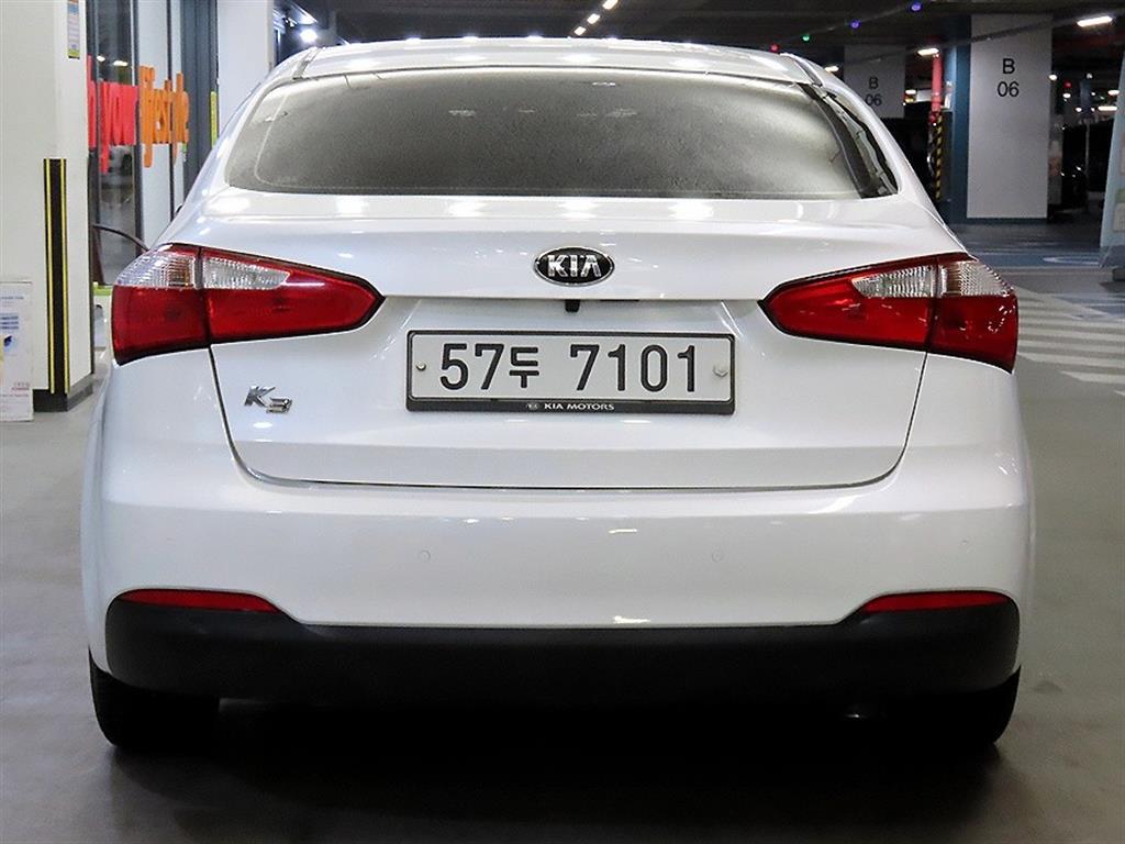 KIA K3 - Vista 5