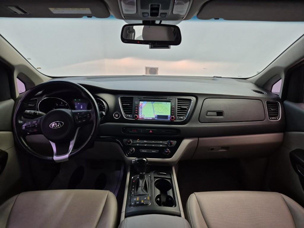 KIA Carnival - Vista 7