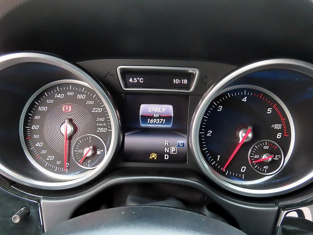 Mercedes Benz GLE Class - Vista 9