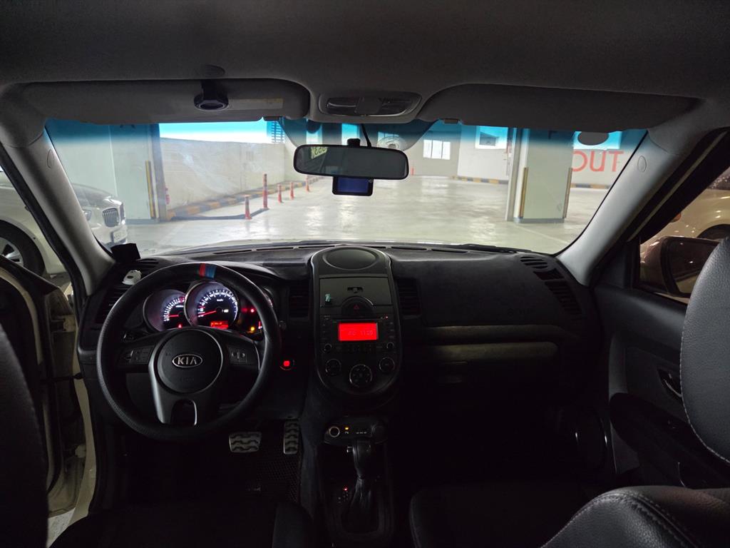 KIA Soul - Vista 8