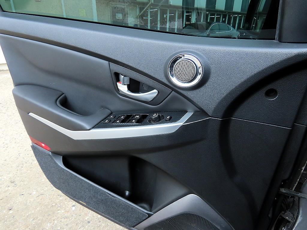 Ssangyong Korando - Vista 11