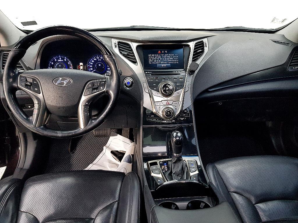 HYUNDAI Grandeur - Vista 5