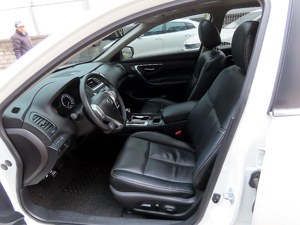 Nissan Altima - Vista 5