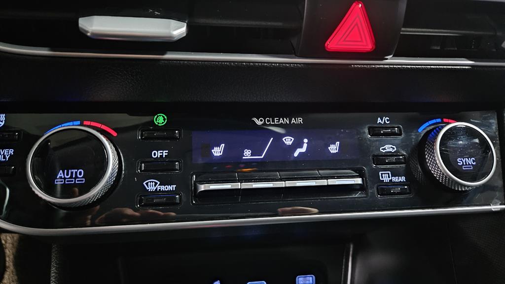 HYUNDAI Sonata - Vista 12