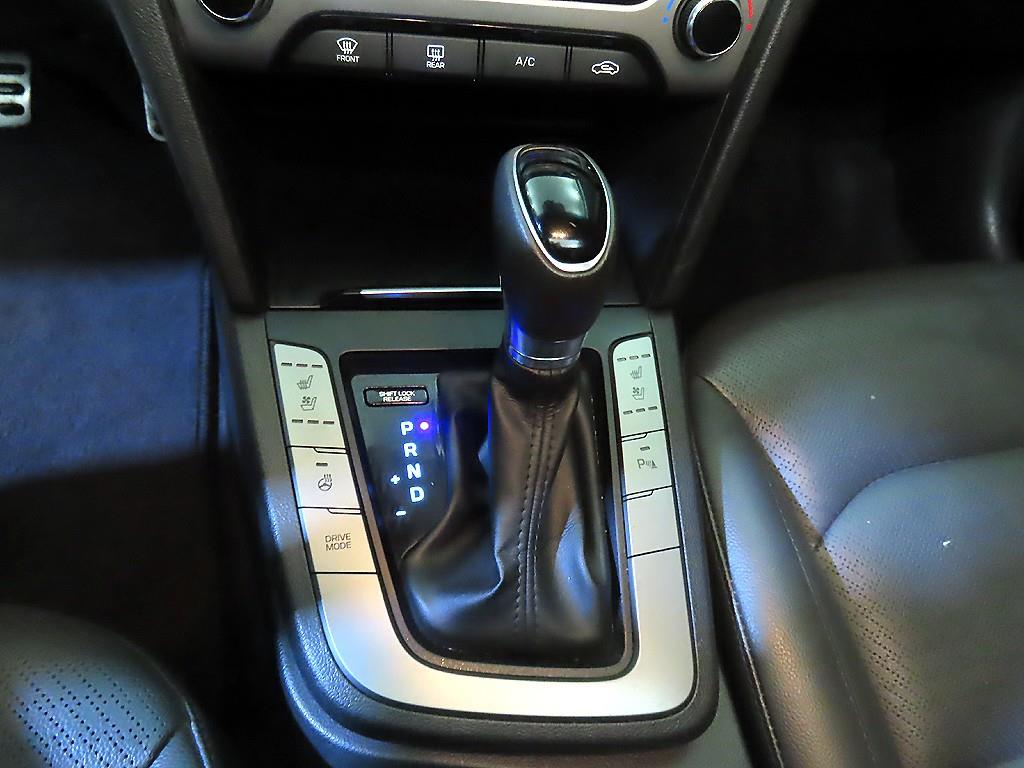 HYUNDAI Avante - Vista 12