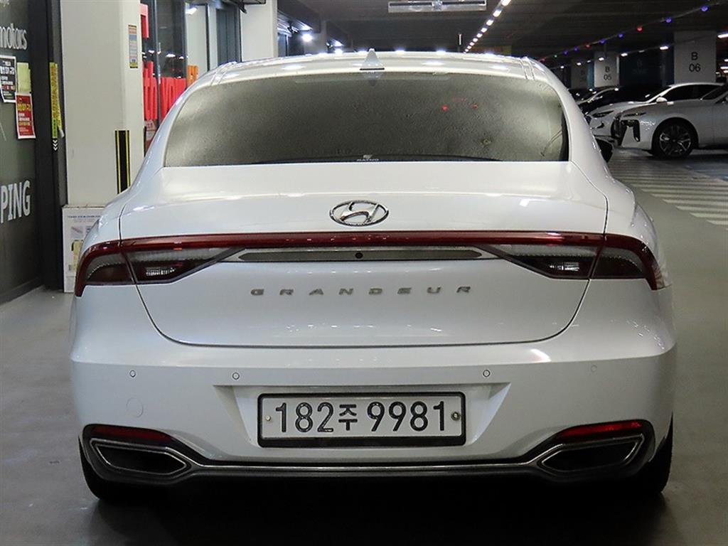 HYUNDAI Grandeur - Vista 5