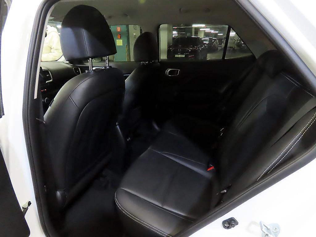 HYUNDAI Venue - Vista 7