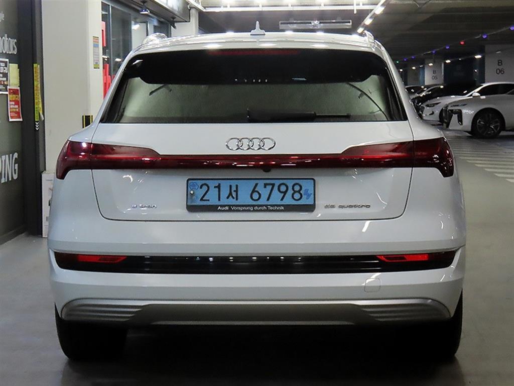 Audi e-Tron - Vista 5