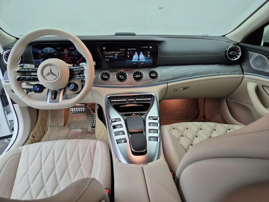 Mercedes Benz AMG GT - Vista 5