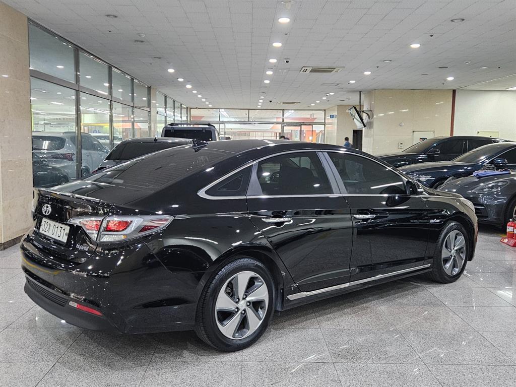 HYUNDAI Sonata - Vista 3