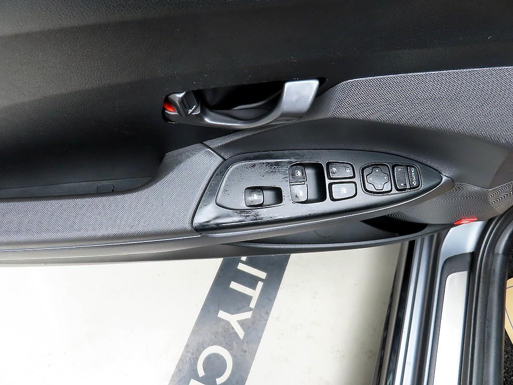 HYUNDAI Veloster - Vista 11