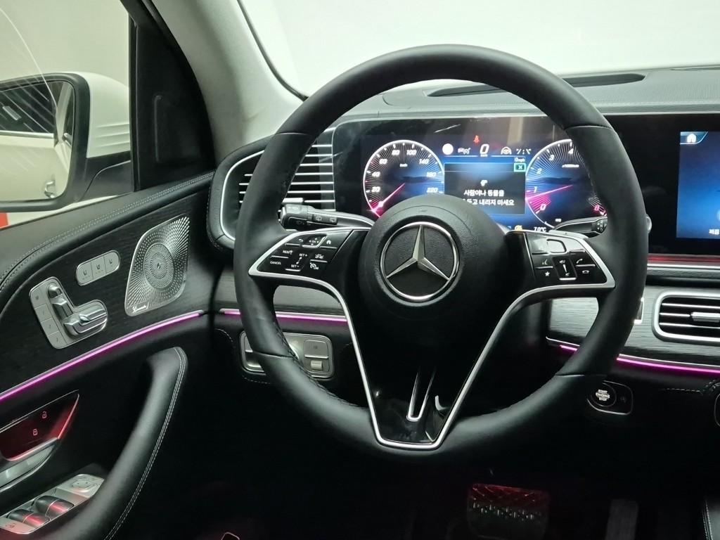 Mercedes Benz GLE Class - Vista 8