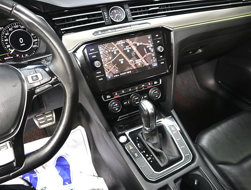 Volkswagen Arteon - Vista 11