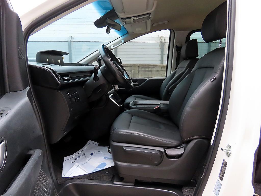 HYUNDAI Staria - Vista 5