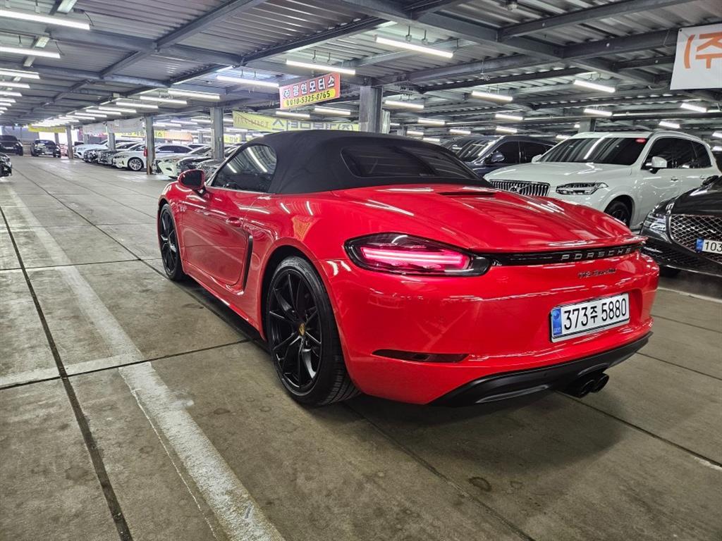 Porsche 718 - Vista 4