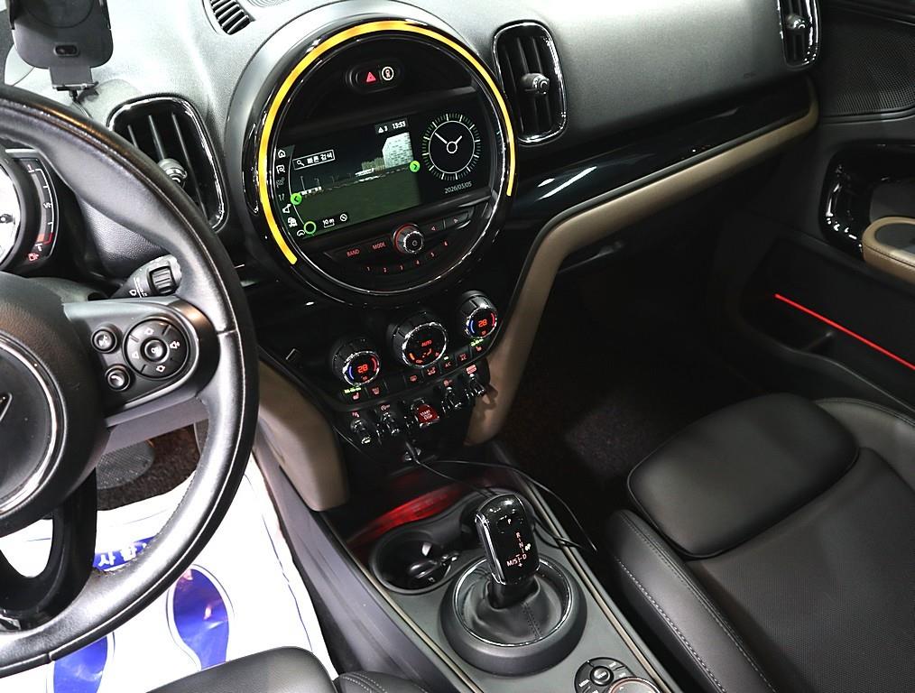 Mini Countryman - Vista 11