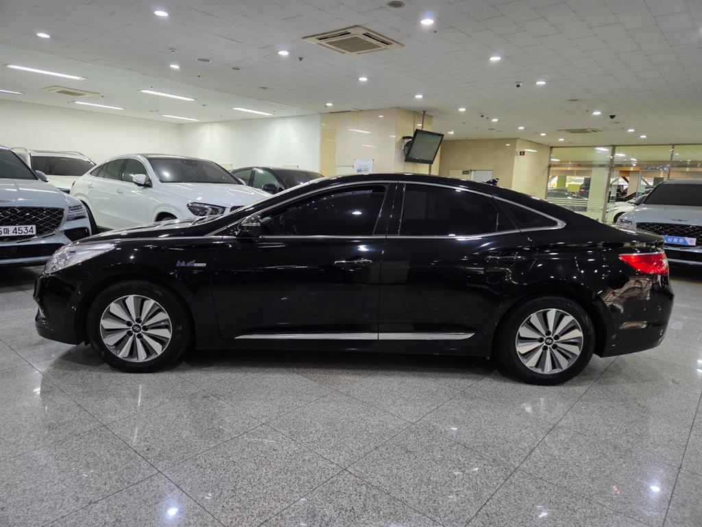HYUNDAI Grandeur - Vista 3