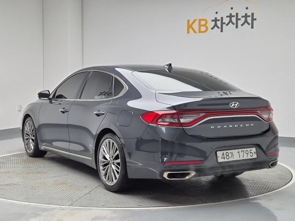 HYUNDAI Grandeur - Vista 3