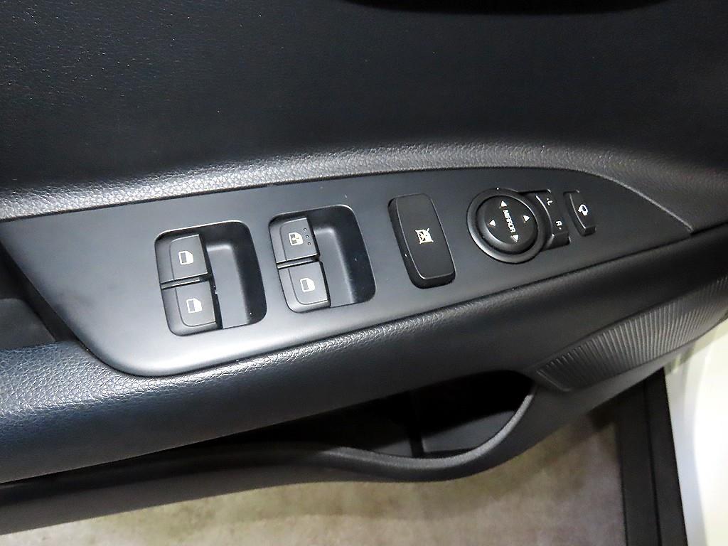 KIA Stonic 2020 Blanco - Importación desde Corea - HF Imports Iquique - Foto 13